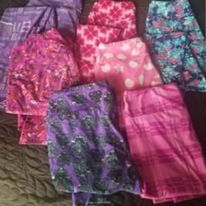 Bundle of 7 LuLaRoe Leggings!!!